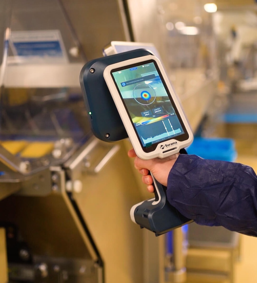 Vergeer employee using CAM iV64s