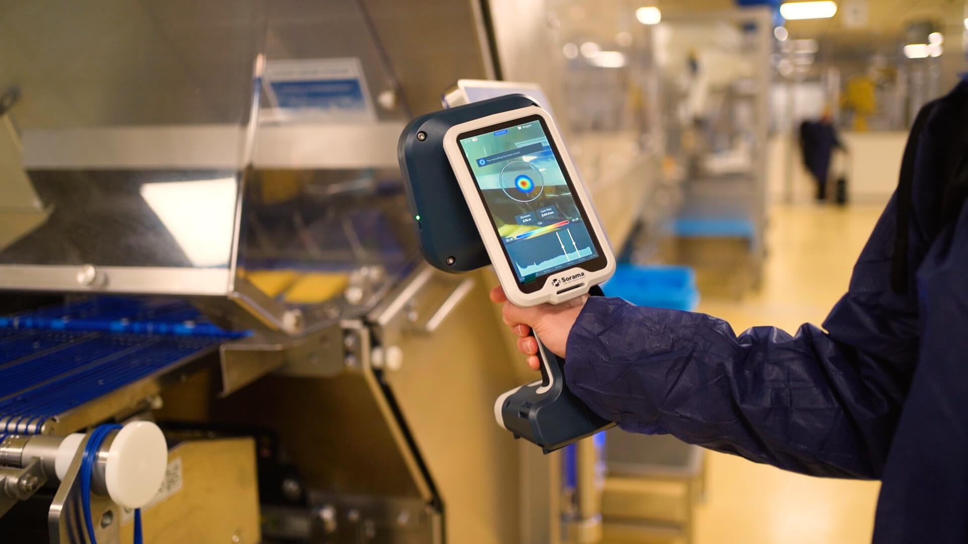 Vergeer employee using CAM iV64s
